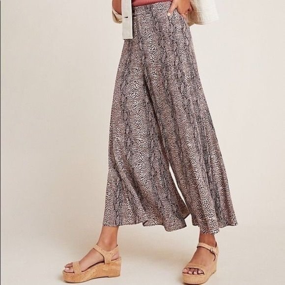 Anthropologie Pants - Anthropologie Skirted Pants Women’s Size 2